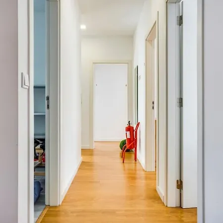 Appartamento Charming 4 Bedroom In Anjos