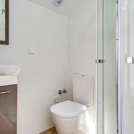 Apartman Charming 4 Bedroom In Anjos