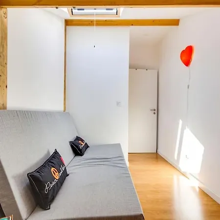 Charming 4 Bedroom In Anjos Appartamento Lisbona